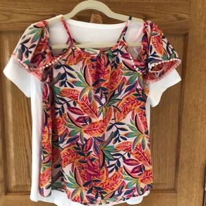 Pink leaf detail tank